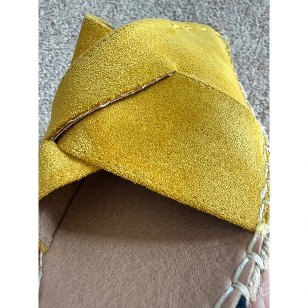 Beast Fashion Yellow Suede Cross Strap Platform Mules Sz 5.5 Pre-Owned‎